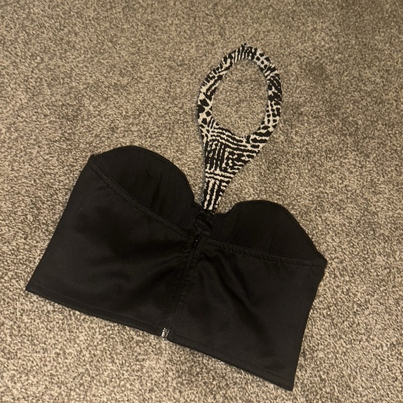 ASOS Black And White Corset Turtle Neck Crop Top Paint Splatter Look Size US 4 - Picture 4 of 7